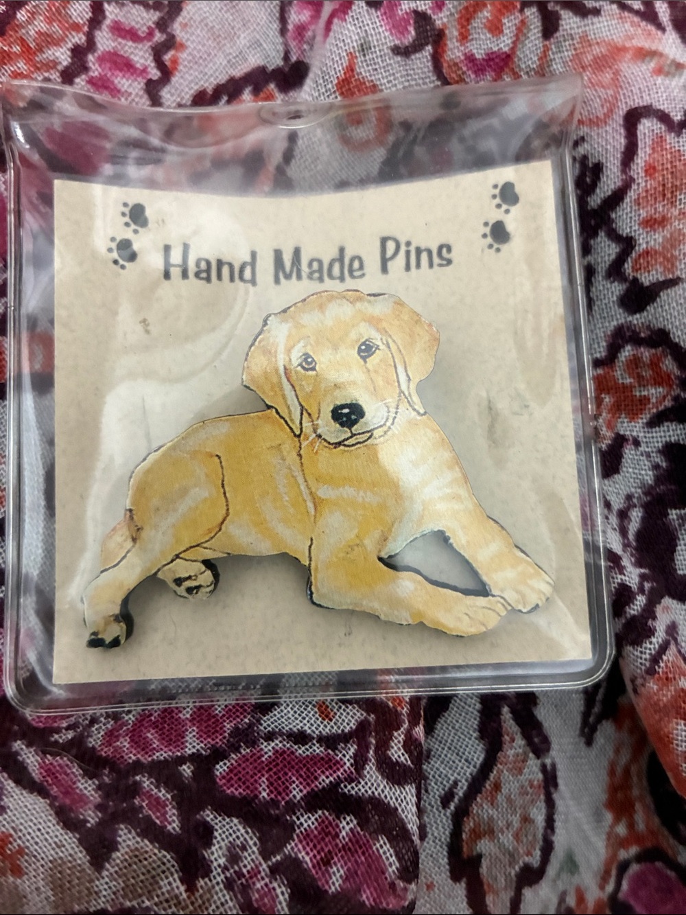 Golden retriever pin